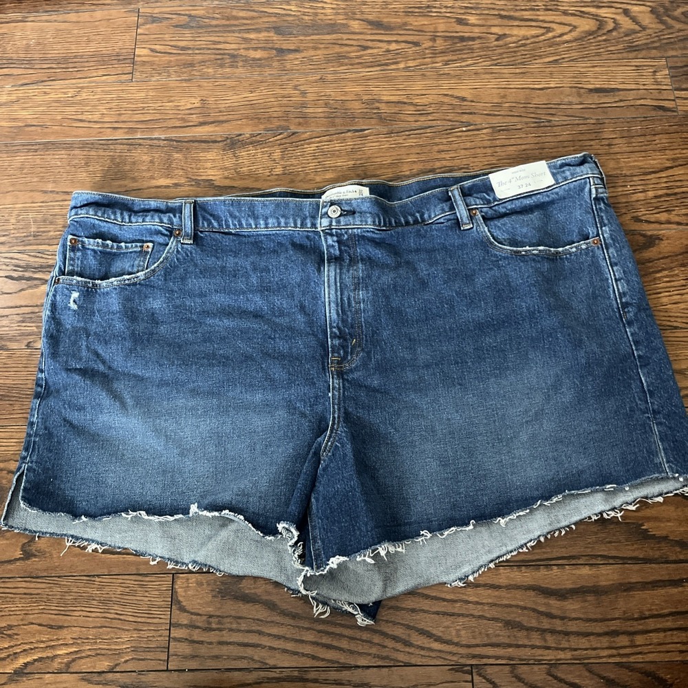Abercrombie & Fitch 4" Mom Short High Rise Denim Shorts Size 37 / 24 Read Desc
